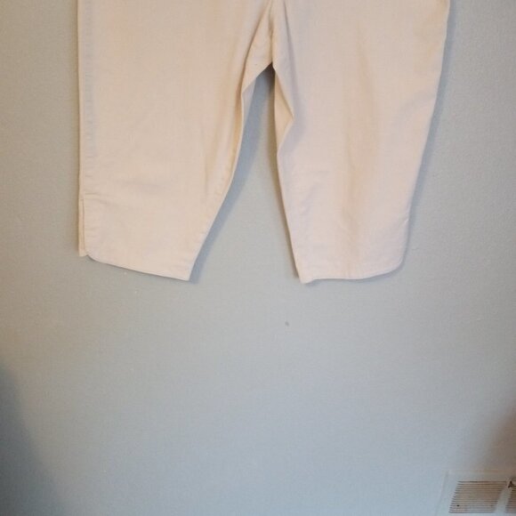 Ralph Lauren Cropped High Rise Ivory Denim Pants. Size 10P - Picture 2 of 6